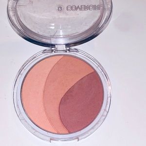 NWOT Covergirl Clean Glow Blusher - “Roses”